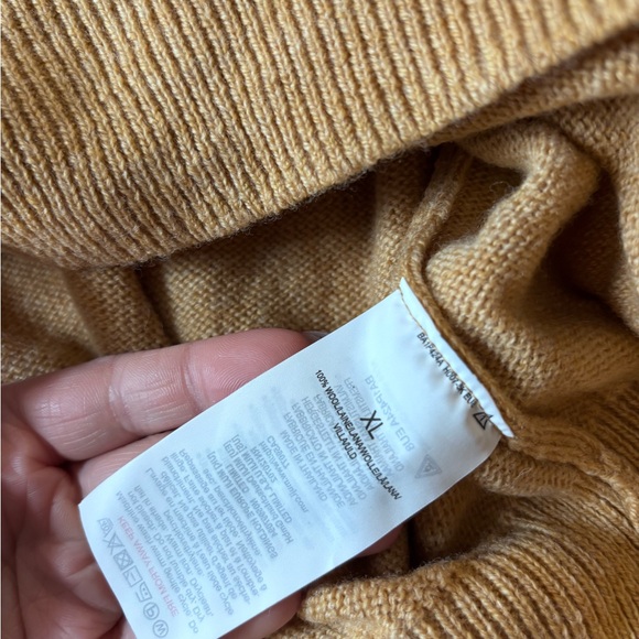 Muji Women's Camel Crewneck Sweater - Picture 2 of 3